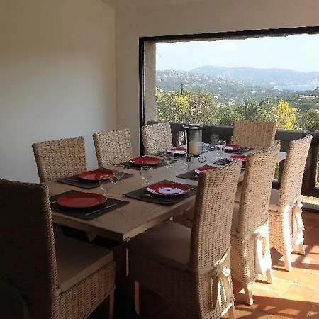 Hébergement de vacances Sainte-maxime Sleeps 8 Pool Wifi Sainte-Maxime